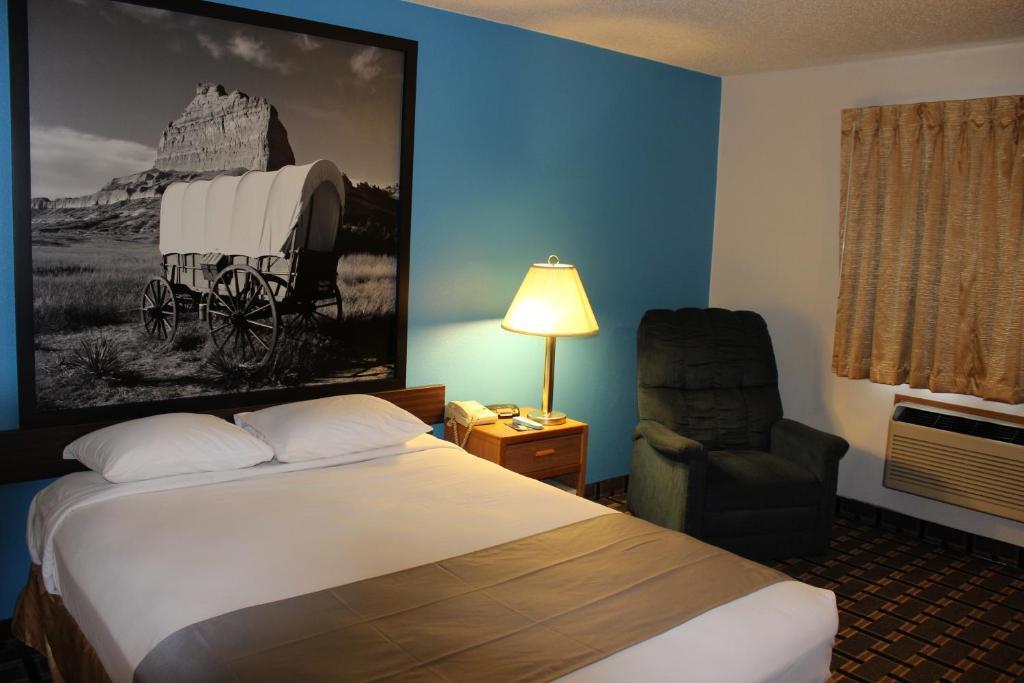 Super 8 By Wyndham West